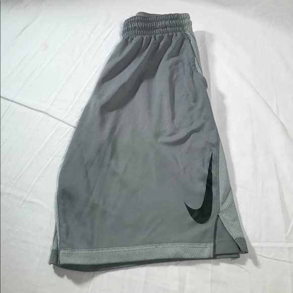 Men’s Nike Dri-Fit Swoosh Logo Graphic Shorts Size Small - Picture 7 of 7